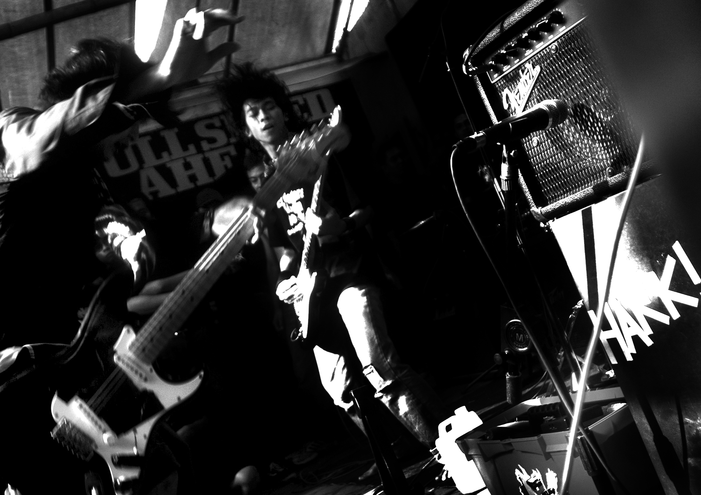 Hark! It’s A Crawling Tar-Tar performance at Ultimus, June 2006. Photo by Frans Ari Prasetyo