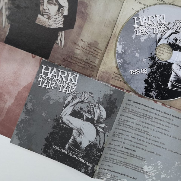 hark-its-a-crawling-tar-tar-cd-design